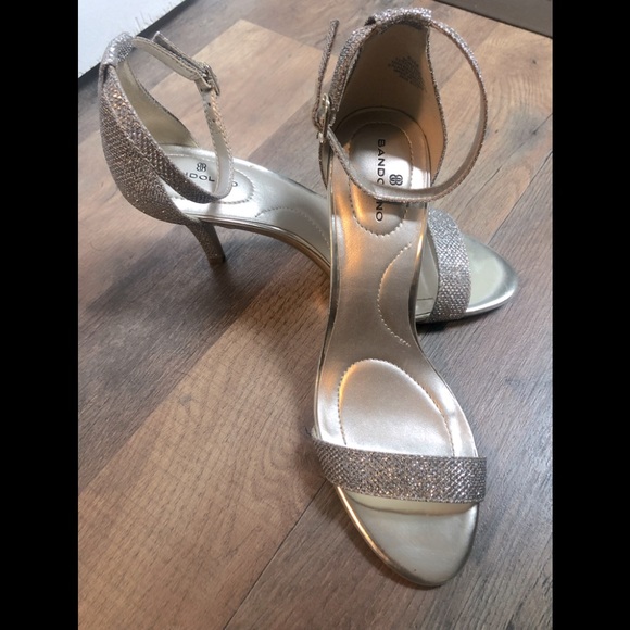 Woman Heels - Picture 11 of 11